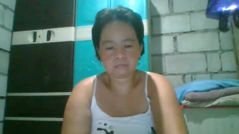 hotchicks4uxx online show from December 16, 2025, 1:16 pm