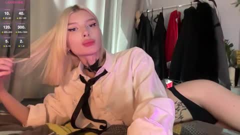 hotchubently online show from October 18, 2025, 7:25 pm