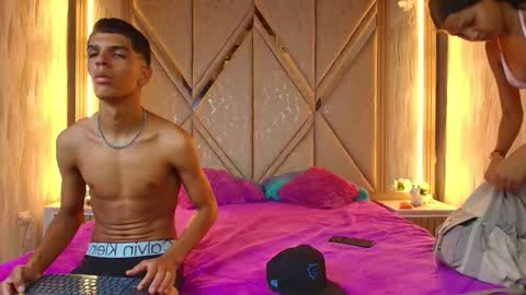 Snapshot of hotcouple_222 chatting on November 19, 2025, 7:30 am hotcouple_222 online show from November 19, 2025, 7:30 am