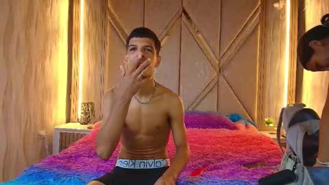 Snapshot of hotcouple_222 chatting on December 1, 2025, 7:35 am hotcouple_222 online show from December 1, 2025, 7:35 am