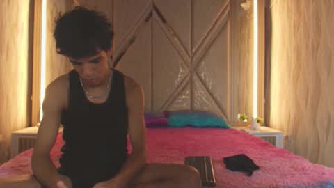 hotcouple_222 online show from March 6, 2026, 7:21 pm