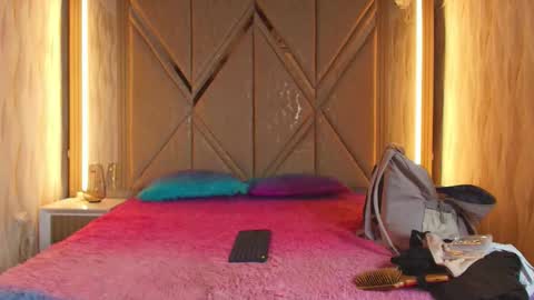 hotcouple_222 online show from March 11, 2026, 7:25 am