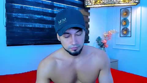 Snapshot of hotcrew_ chatting on December 5, 2025, 1:20 pm Hussain aaron and Ekko online show from December 5, 2025, 1:20 pm