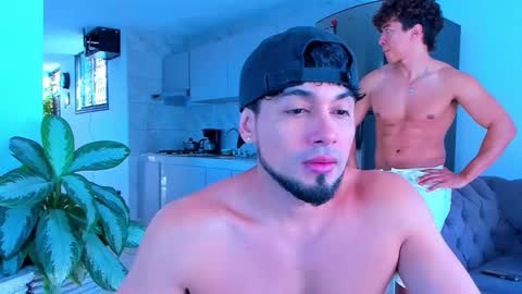 Snapshot of hotcrew_ chatting on January 18, 2026, 1:48 pm Hussain aaron and Ekko online show from January 18, 2026, 1:48 pm