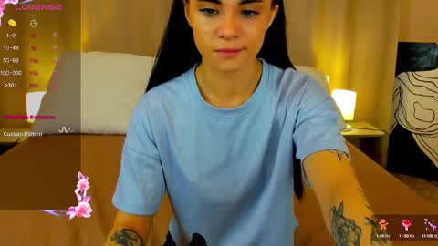 SWEET DEVILS PUSSY  online show from February 28, 2025, 2:20 am