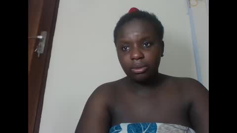 Snapshot of hotebbbyy chatting on December 18, 2024, 3:37 am EBBY online show from December 18, 2024, 3:37 am