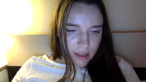 Snapshot of hoteffy chatting on December 19, 2024, 11:14 pm effy online show from December 19, 2024, 11:14 pm