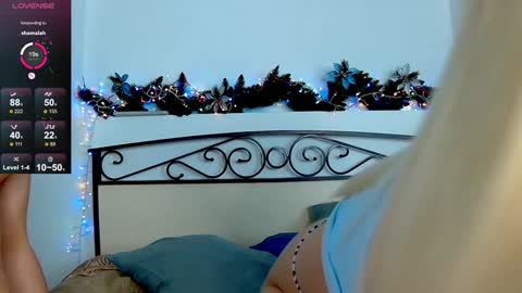 Snapshot of hotel_california_ chatting on January 1, 2025, 6:49 pm Anna 23   Archie 25  online show from January 1, 2025, 6:49 pm