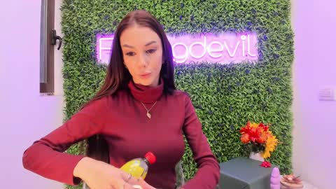 hotfallingdevil online show from November 20, 2025, 6:02 am