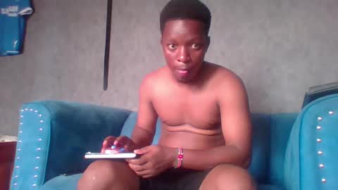 Snapshot of hotguyy001 chatting on March 12, 2025, 9:55 am hotguyy001 online show from March 12, 2025, 9:55 am