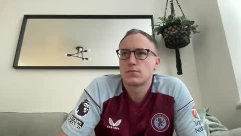 Snapshot of hotholby86 chatting on December 26, 2024, 1:32 pm hotholby86 online show from December 26, 2024, 1:32 pm