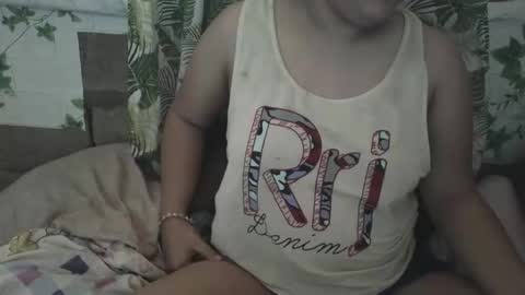 hotiemorenagurl18 online show from May 2, 2026, 5:23 am