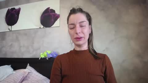 Lia   online show from March 25, 2026, 7:25 am