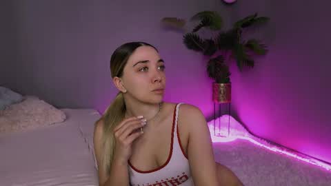 Snapshot of hotjessxx chatting on April 10, 2026, 8:52 am Maria online show from April 10, 2026, 8:52 am