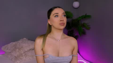 Snapshot of hotjessxx chatting on April 16, 2026, 4:02 am Maria online show from April 16, 2026, 4:02 am