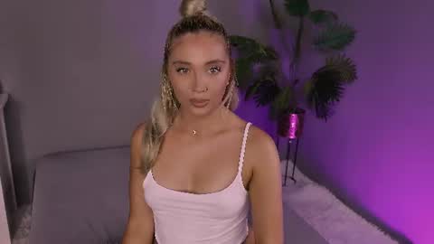 Snapshot of hotjessxx chatting on July 2, 2026, 12:55 pm Maria online show from July 2, 2026, 12:55 pm