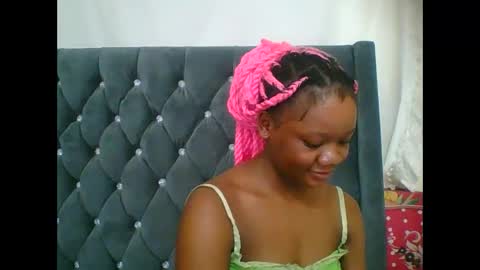 LOYCE online show from December 14, 2025, 8:02 pm