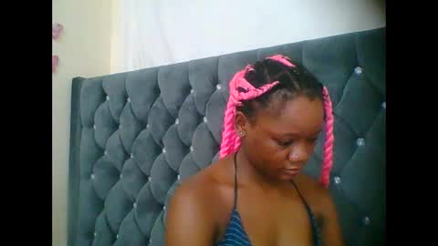 LOYCE online show from December 17, 2025, 7:42 pm