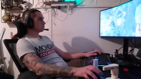 Snapshot of hotkinkytat chatting on December 5, 2024, 7:38 pm hotkinkytat online show from December 5, 2024, 7:38 pm