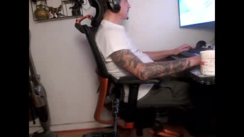 Snapshot of hotkinkytat chatting on March 2, 2025, 6:30 pm hotkinkytat online show from March 2, 2025, 6:30 pm