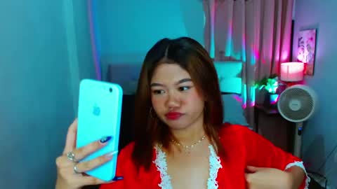 Snapshot of hotlayla_ chatting on March 1, 2025, 8:23 am Layla online show from March 1, 2025, 8:23 am