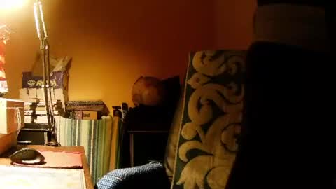 hotleopold online show from January 6, 2025, 9:43 pm