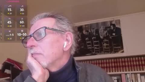 hotlux_54 online show from March 8, 2026, 6:12 pm