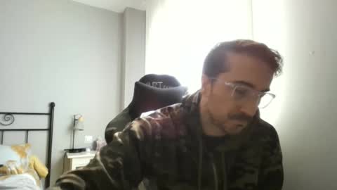 Snapshot of hotman_40_ chatting on February 18, 2026, 12:01 pm hotman_40_ online show from February 18, 2026, 12:01 pm