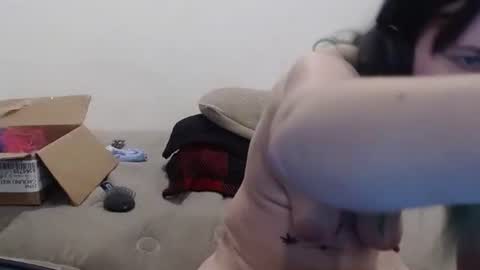 hotmodel1984 online show from March 17, 2026, 6:39 am