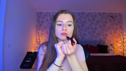 hotmolly_ online show from April 11, 2026, 6:45 pm