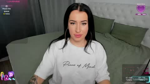 hotmorenaxxx online show from April 20, 2026, 9:01 am