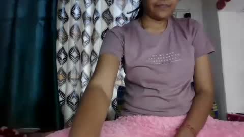 Snapshot of hotnsweetindian chatting on January 2, 2025, 6:18 am lola online show from January 2, 2025, 6:18 am