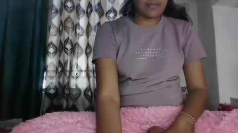 Snapshot of hotnsweetindian chatting on February 28, 2025, 9:47 am lola online show from February 28, 2025, 9:47 am