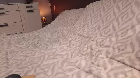 Mola online show from October 19, 2025, 6:58 am