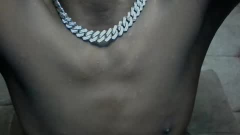 hotshadowx online show from April 15, 2026, 2:29 am