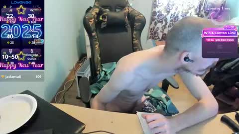 hot online show from March 8, 2025, 3:35 pm