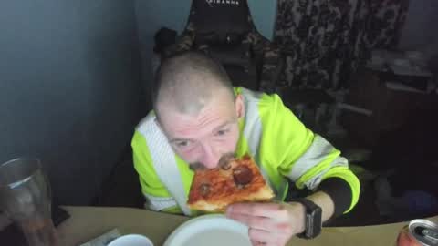 hot online show from March 12, 2025, 6:22 pm