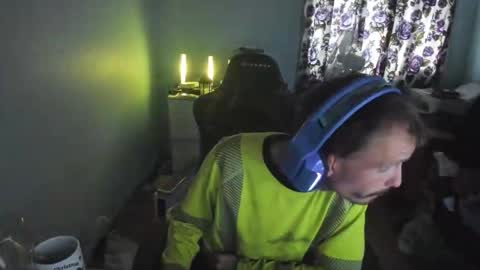 hot online show from October 13, 2025, 4:07 pm