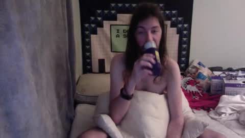 Snapshot of hott25guy chatting on December 18, 2024, 9:36 am hott25guy online show from December 18, 2024, 9:36 am