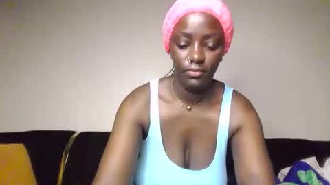 Amalia online show from December 21, 2025, 11:56 pm