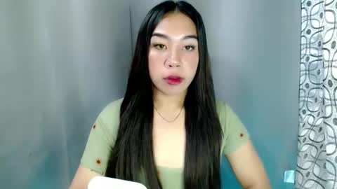 Snapshot of hott_cumforyou chatting on January 25, 2025, 11:43 pm jelaigrande online show from January 25, 2025, 11:43 pm