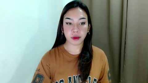 jelaigrande  online show from November 15, 2025, 10:37 pm