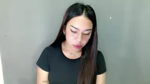 jelaigrande  online show from December 5, 2025, 8:01 am