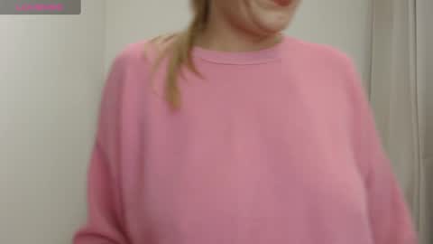 Snapshot of hott_eryka chatting on February 8, 2025, 5:29 am Eryka online show from February 8, 2025, 5:29 am