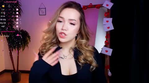 hello Im Eva online show from February 12, 2025, 8:06 am