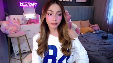 Snapshot of hottie_lexie chatting on July 8, 2026, 2:05 am LEXIE- dont forget to give me thumbs up online show from July 8, 2026, 2:05 am