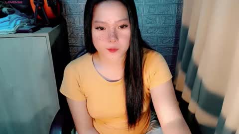 Snapshot of hottie_pinay16 chatting on March 9, 2026, 10:30 am April online show from March 9, 2026, 10:30 am