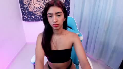 Snapshot of hottie_veronica chatting on March 1, 2025, 12:23 pm Veronica independent model online show from March 1, 2025, 12:23 pm
