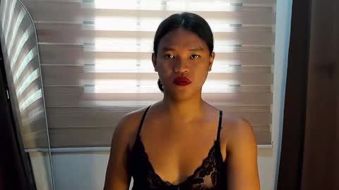 Maxine online show from December 16, 2025, 1:32 am