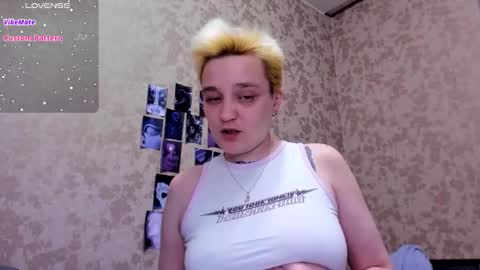 Snapshot of hotty_linn chatting on October 10, 2025, 5:34 pm Linn online show from October 10, 2025, 5:34 pm